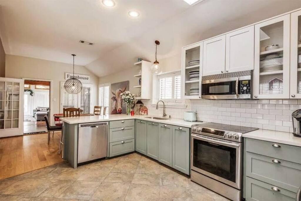 Beautiful Farmhouse W/ Pool On 6 Acres Ranch Aubrey Εξωτερικό φωτογραφία