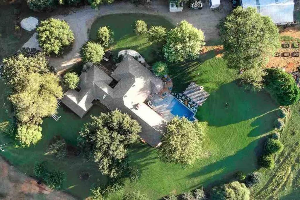 Beautiful Farmhouse W/ Pool On 6 Acres Ranch Aubrey Εξωτερικό φωτογραφία